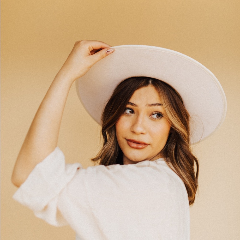 Meet your Posher, Kassandra